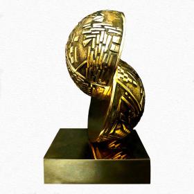 Angelo Rinalidi, l altra meta del mondo, doppia scultura in bronzo dorato con elementi in rilievo, base quadra in bronzo, h cm.33, anno 2000 