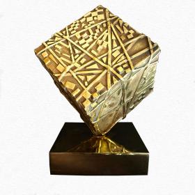 Angelo Rinaldi, Mark, scultura cubica in bronzo dorato con elementi in rilievo,cubo rotante su base, cubo h.cm.21x21, anno 1999