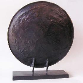  Angelo Rinaldi, Vitruvian man, scultura in bronzo a lieve stacciato con base in ottone, h. cm.50, anno 1998